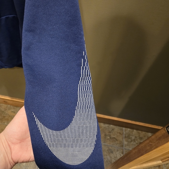 Nike Sweatshirt - Picture 4 of 6